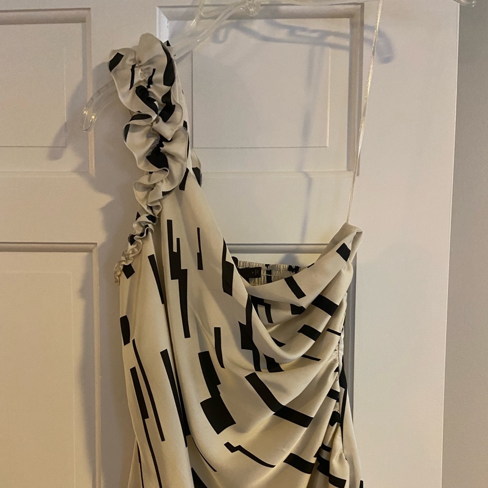 The Limited one-shoulder top - size small